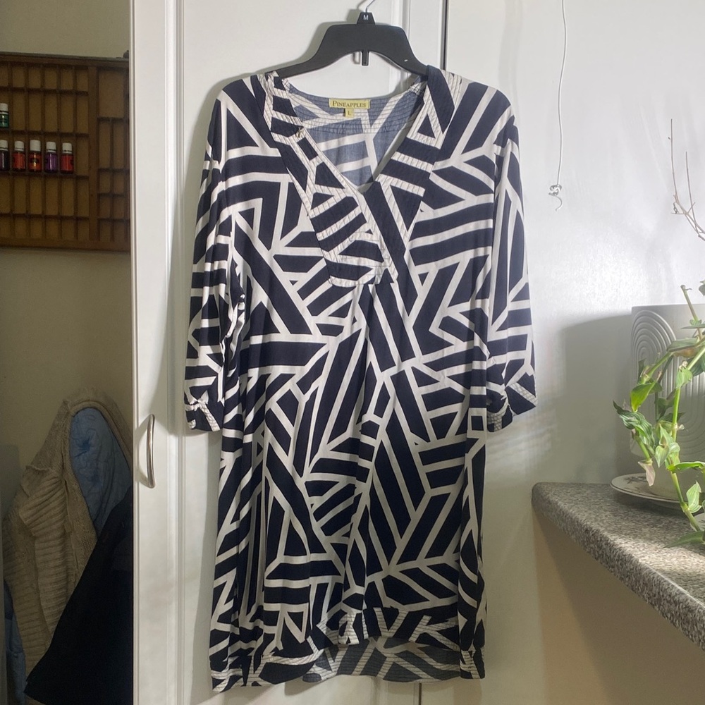 Chic Black and White Patterned 3/4 Sleeve Dress